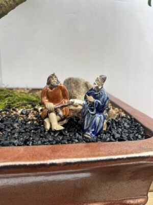 Figurine – Large 2 Men Playing Game