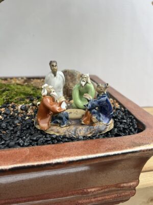 Figurine – Xtra-Large 4 Men Playing Game